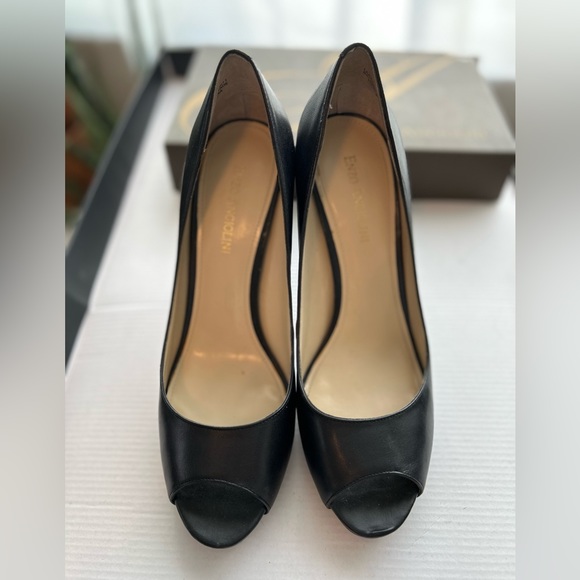 Black Peep Toe Dress Heels - Leather, hidden platform, size 8.5 - Picture 4 of 10